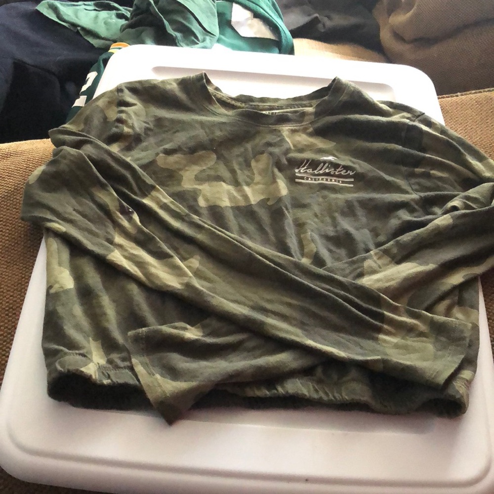 Hollister crop top camo